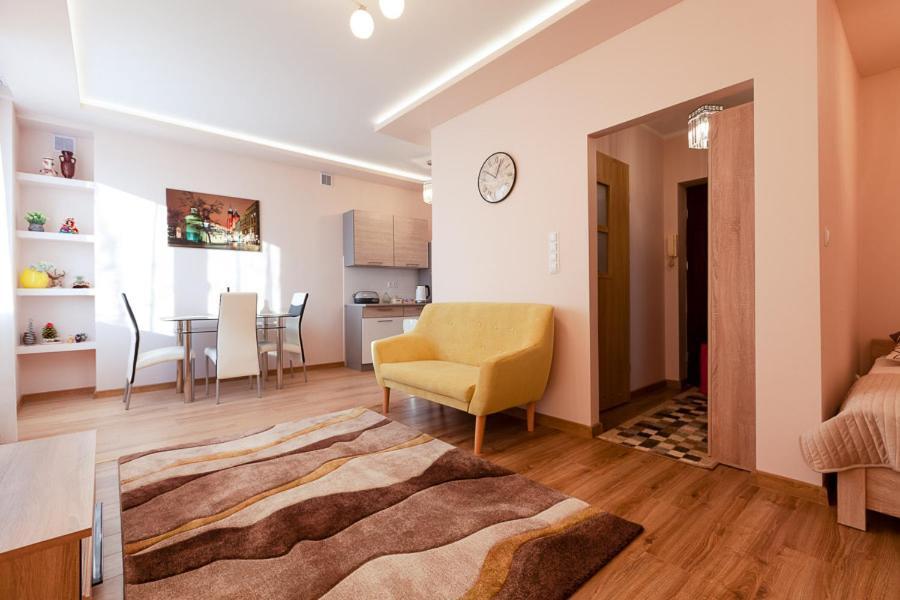 Piast Apartament Krasków Eksteriør bilde
